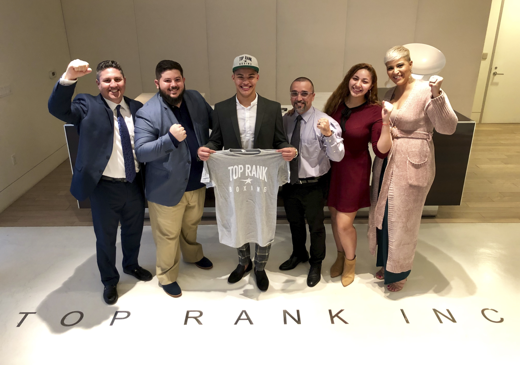 Top Rank firma a boxeador boricua de 16 años - Foto suministrada - marzo 14 2019 - 3